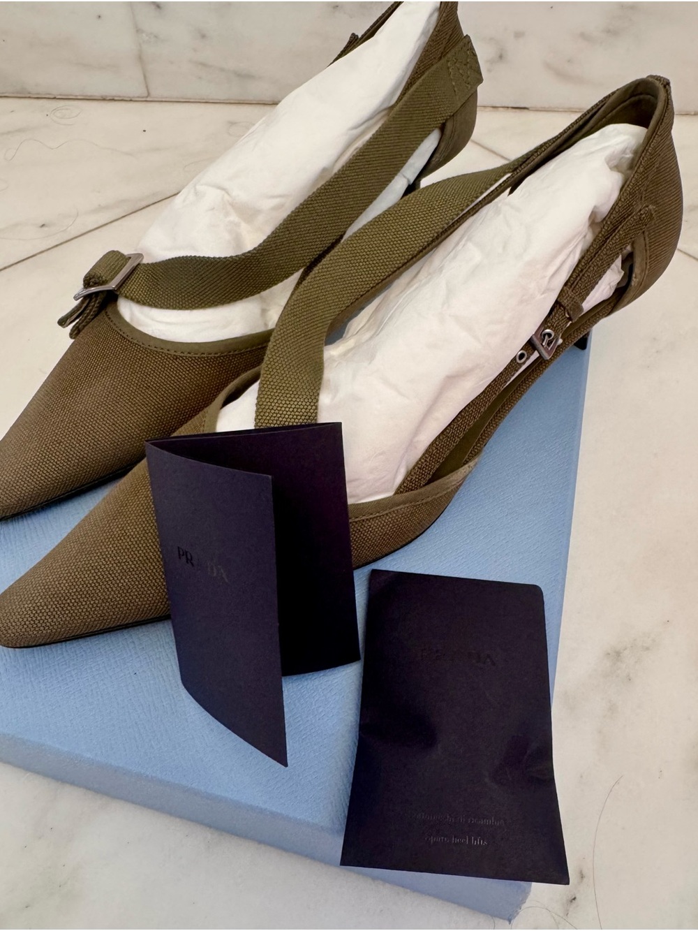 Prada Canvas Pumps - New with Box & Receipt - size EU 40/US 10 - Militaire - Picture 5 of 8